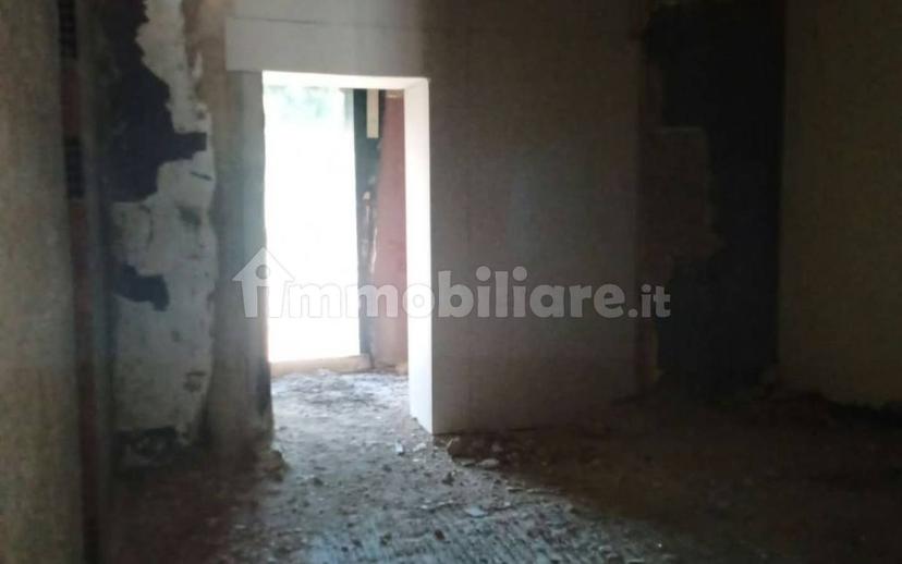 Quadrilocale via Giovanni Burgio 7, Centro, Caltagirone — foto 9 di 15