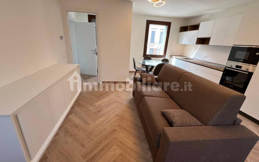 Bilocale viale Terza Armata 7, Piazza del Grano - Burchiellati, Treviso