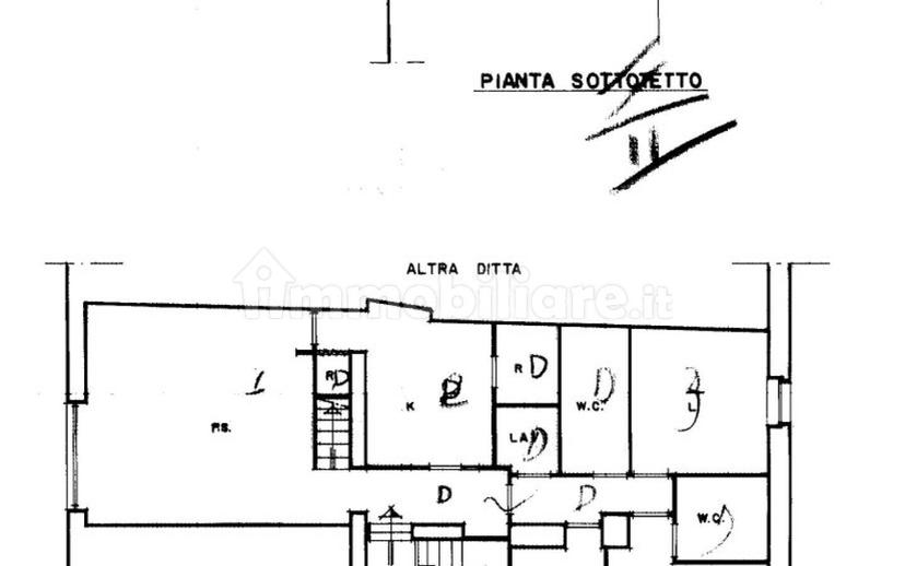 Appartamento via Maria Alinda Bonacci Brunamonti 2, Centro Storico, Perugia — foto 16 di 28