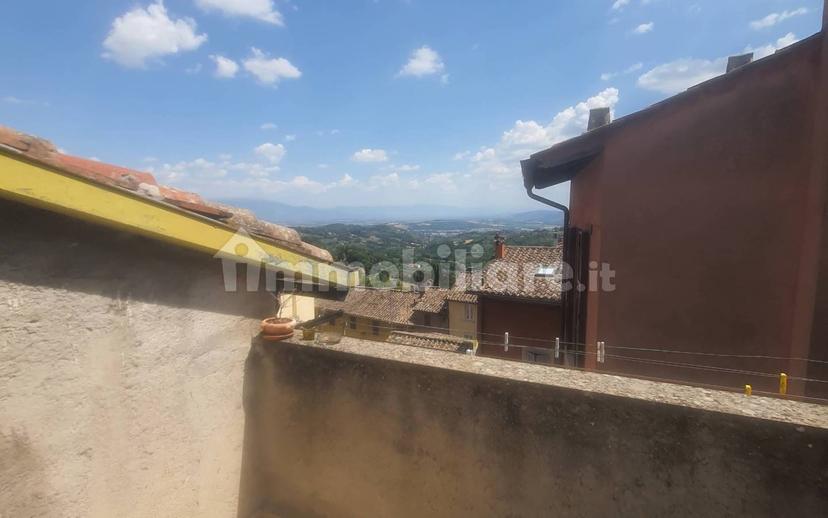 Appartamento via Maria Alinda Bonacci Brunamonti 2, Centro Storico, Perugia — foto 4 di 28