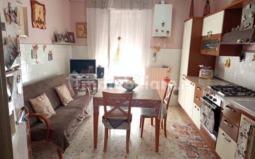 Quadrilocale via Francesco Paolo Ragni, Centro, Bitonto — foto 4 di 9