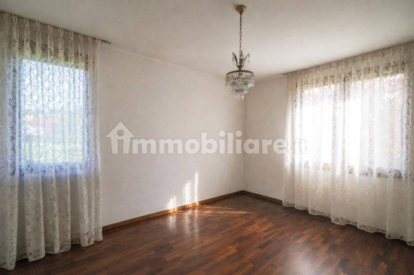 Quadrilocale via Vittorio Veneto 10, Centro, Casale sul Sile