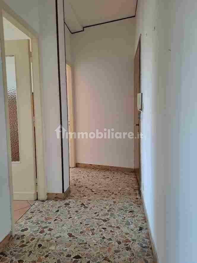 Trilocale via Vincenzo Gioberti 15, Chiavazza, Biella — foto 3 di 10