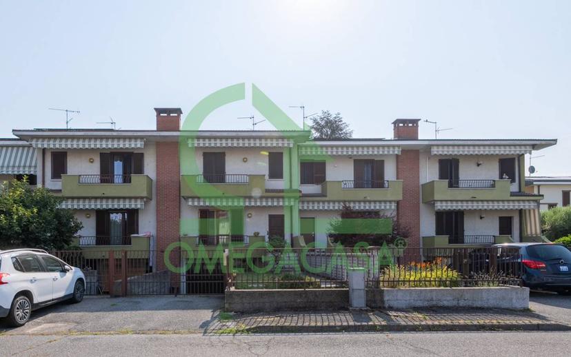 Villa a schiera via Maria Lanzarini Bernabei, Centro, Casalpusterlengo — foto 3 di 21