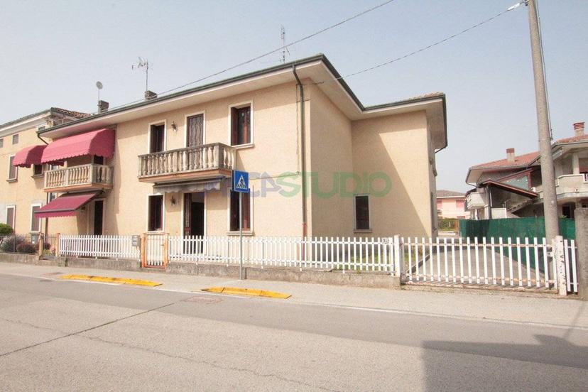 Villa bifamiliare via Stazione, Centro, Quinto Vicentino — foto 14 di 37