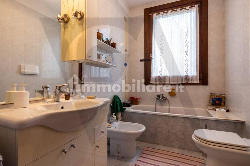 Trilocale buono stato, primo piano, Centro, Ponte San Nicolò — foto 2 di 18