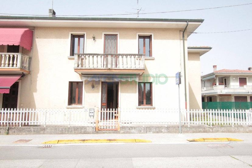 Villa bifamiliare via Stazione, Centro, Quinto Vicentino — foto 28 di 37
