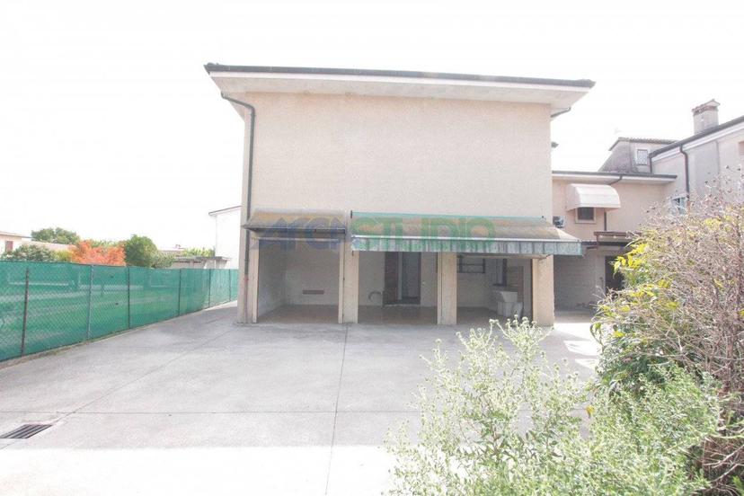 Villa bifamiliare via Stazione, Centro, Quinto Vicentino — foto 4 di 37