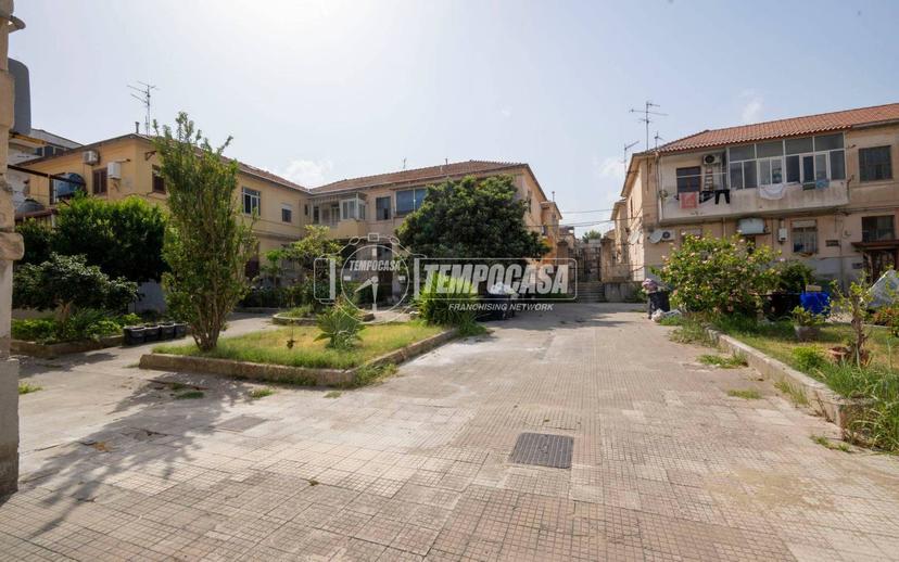 Bilocale via conte di torino 69, Giostra, Messina — foto 8 di 22