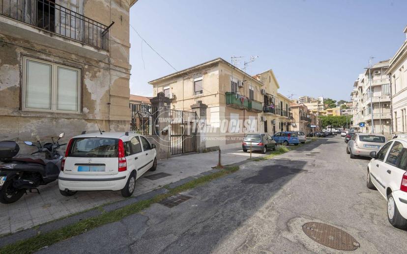 Bilocale via conte di torino 69, Giostra, Messina — foto 5 di 22