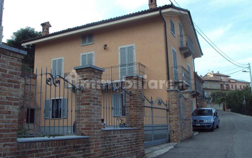 Bilocale via Umberto I 7a, Centro, Govone — foto 5 di 9