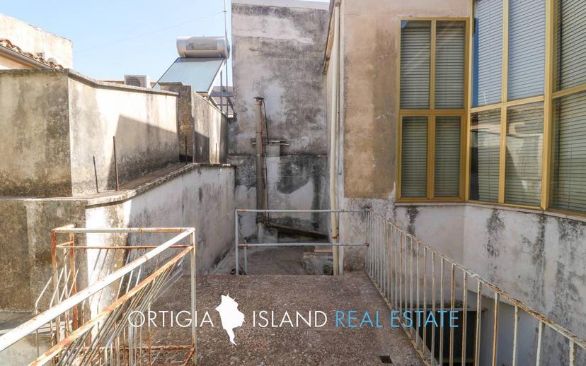 Terratetto unifamiliare 290 m², da ristrutturare, Canicattini Bagni — foto 5 di 6
