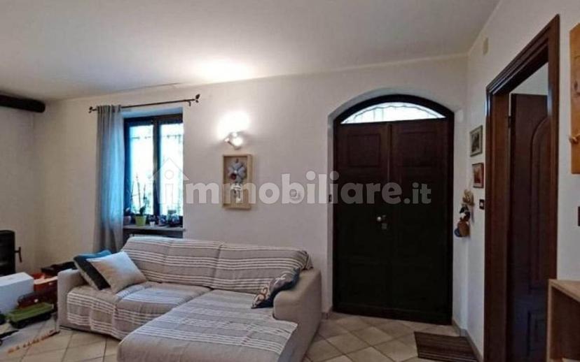 Bilocale via Umberto I 7a, Centro, Govone