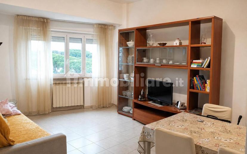 Quadrilocale viale Amerigo Vespucci,, Marina di Carrara, Carrara — foto 3 di 14