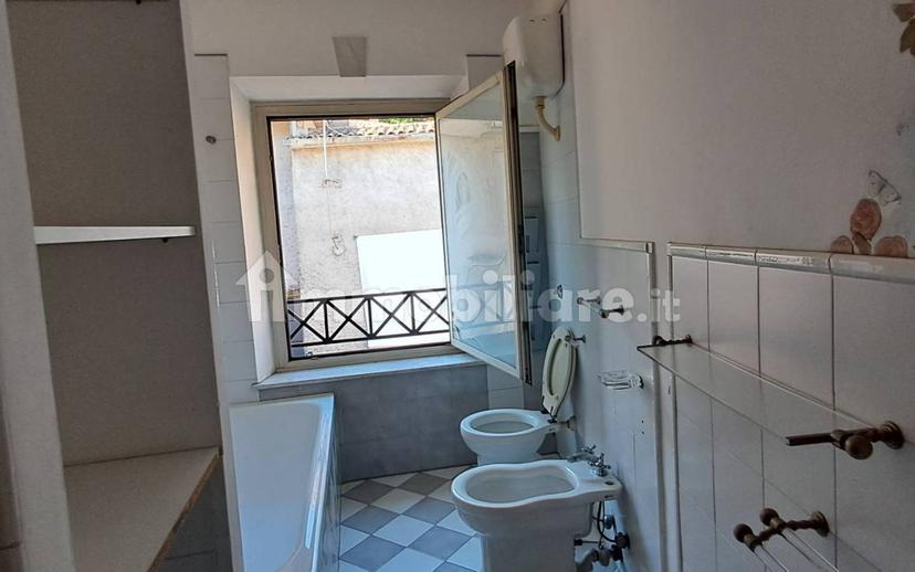 Bilocale via Camillo Benso di Cavour, Centro, Frosinone — foto 25 di 27