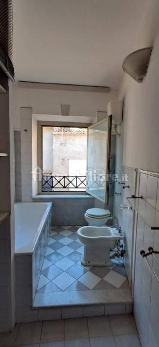 Bilocale via Camillo Benso di Cavour, Centro, Frosinone — foto 15 di 27