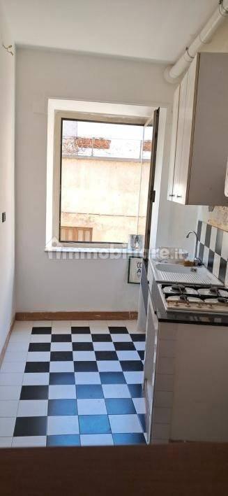 Bilocale via Camillo Benso di Cavour, Centro, Frosinone — foto 13 di 27