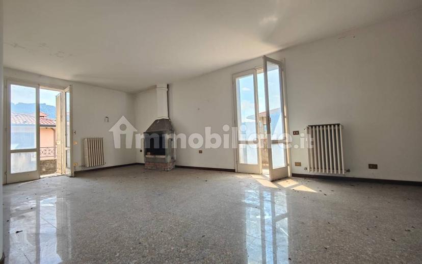 Villa unifamiliare via Provinciale Per Sirone 15, Centro, Dolzago — foto 2 di 43