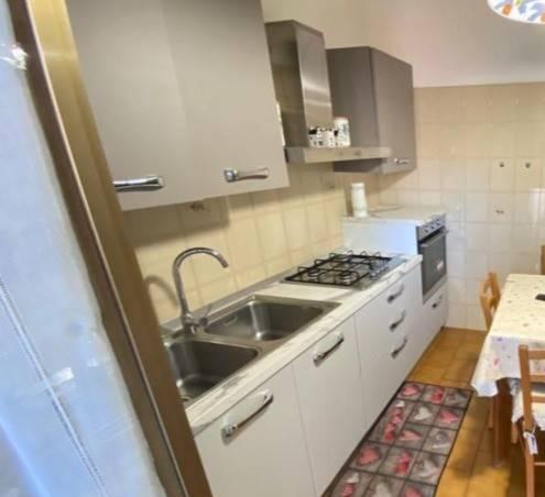 Trilocale via Vitaliano Brancati, Centro, Aci Castello — foto 6 di 8