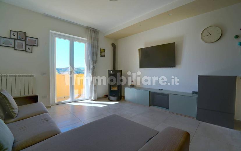 Quadrilocale via Venanzio Varano, Centro, Camerino — foto 14 di 35