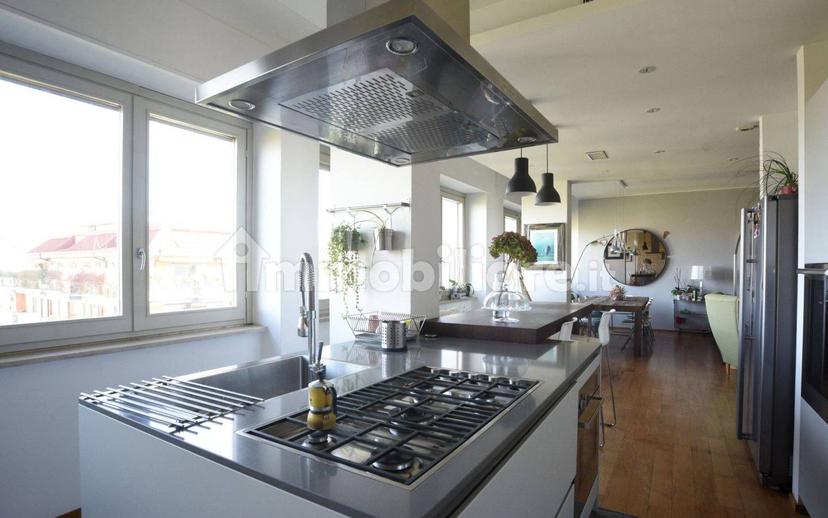 Appartamento viale Regina Margherita 19, Piazza Salotto - Corso Umberto, Pescara — foto 12 di 20