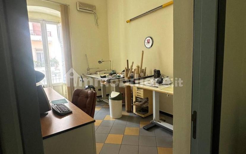 Appartamento via Francesco Crispi 62, Borgo, Taranto — foto 4 di 28