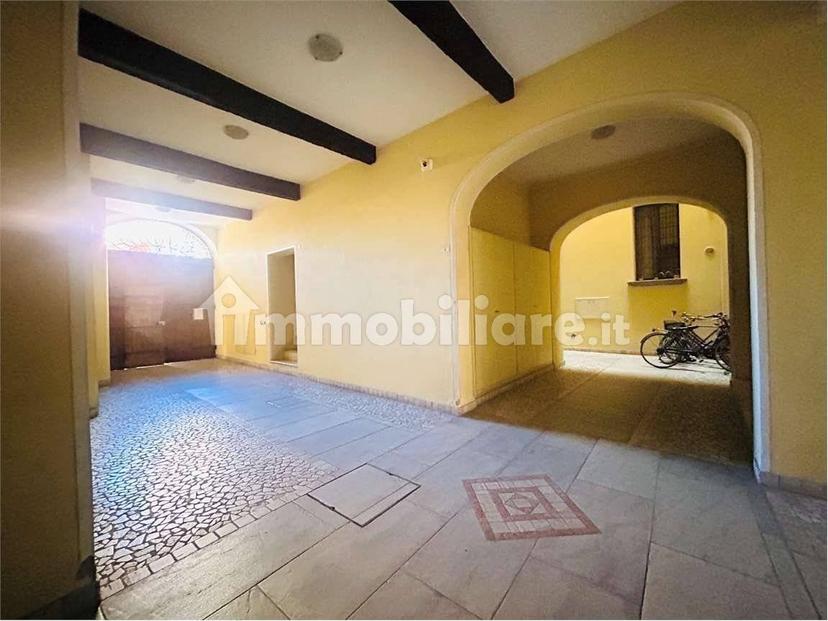 Bilocale ottimo stato, primo piano, Centro Storico, Reggio Emilia — foto 3 di 21