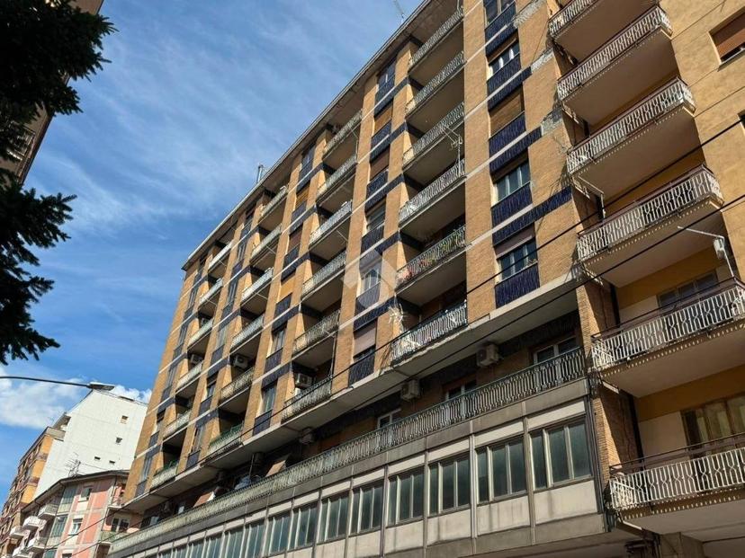 Bilocale Galleria Ciardiello 20, Centro Storico, Avellino — foto 10 di 14