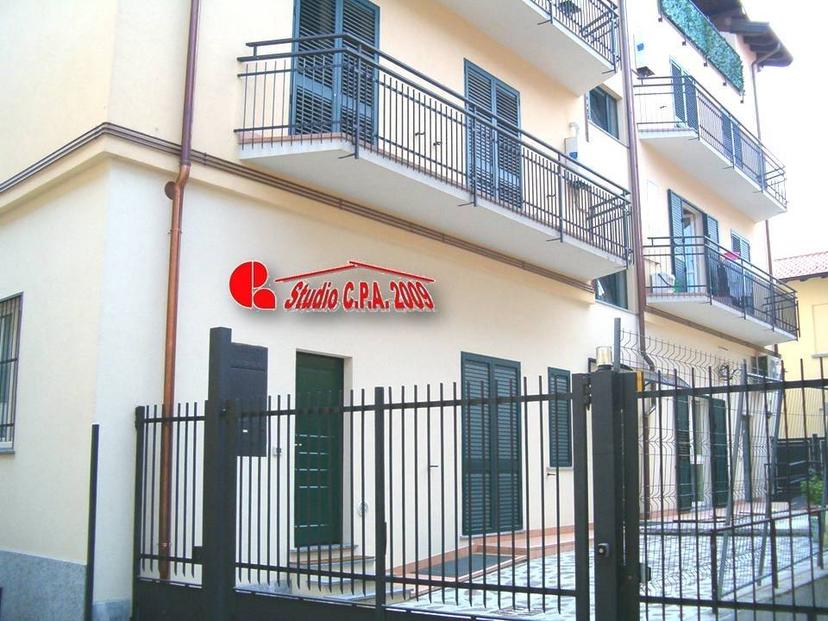 Trilocale via Alessandro Manzoni 8, Centro, Ferno — foto 10 di 42