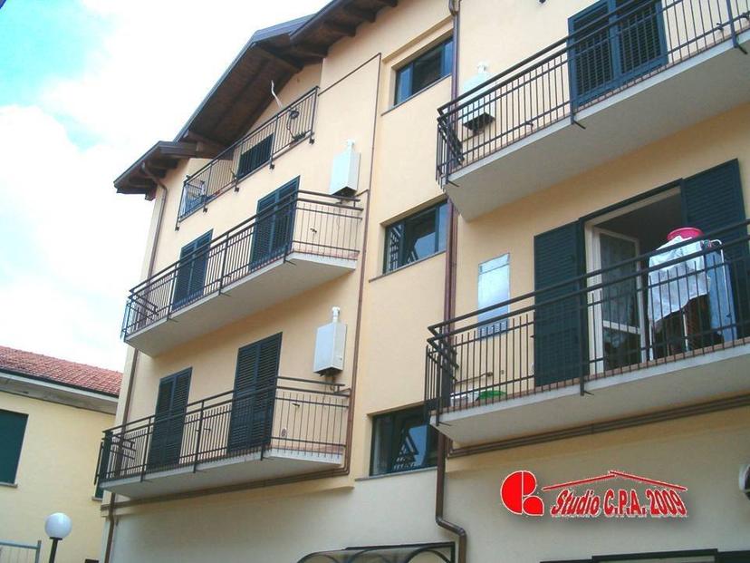 Trilocale via Alessandro Manzoni 8, Centro, Ferno — foto 37 di 42
