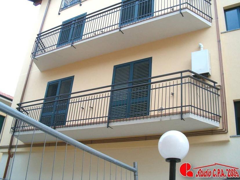 Trilocale via Alessandro Manzoni 8, Centro, Ferno — foto 22 di 42