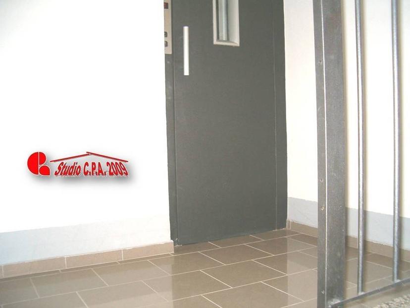 Trilocale via Alessandro Manzoni 8, Centro, Ferno — foto 13 di 42