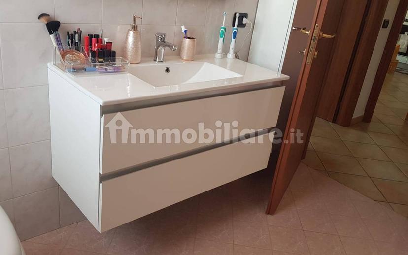 Trilocale via Alessandro Manzoni 8, Centro, Ferno — foto 28 di 42