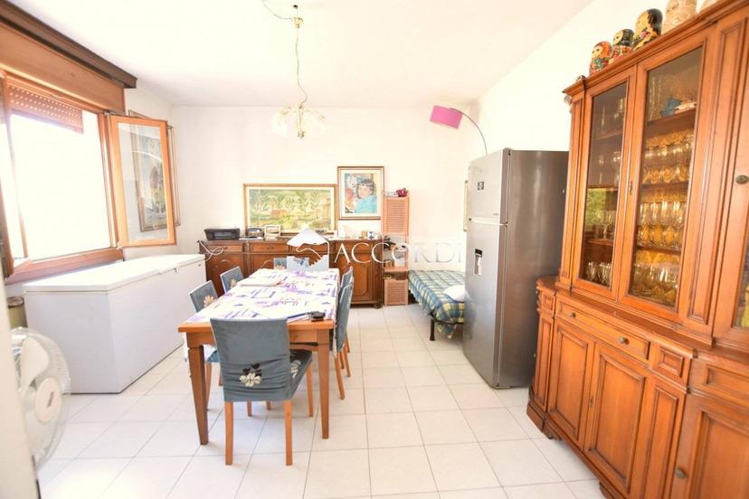 Trilocale buono stato, piano terra, Castelfranco Veneto — foto 24 di 32