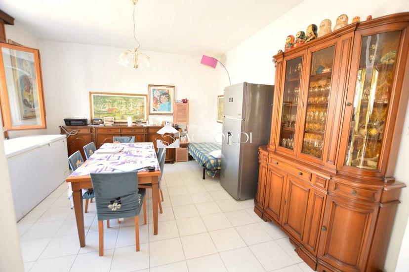 Trilocale buono stato, piano terra, Castelfranco Veneto — foto 9 di 32