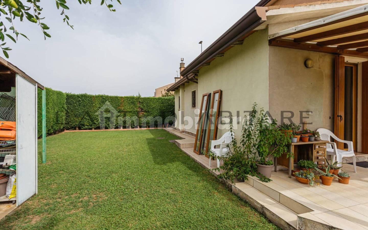 Villa unifamiliare via Ardoneghe 3, Centro, Legnaro