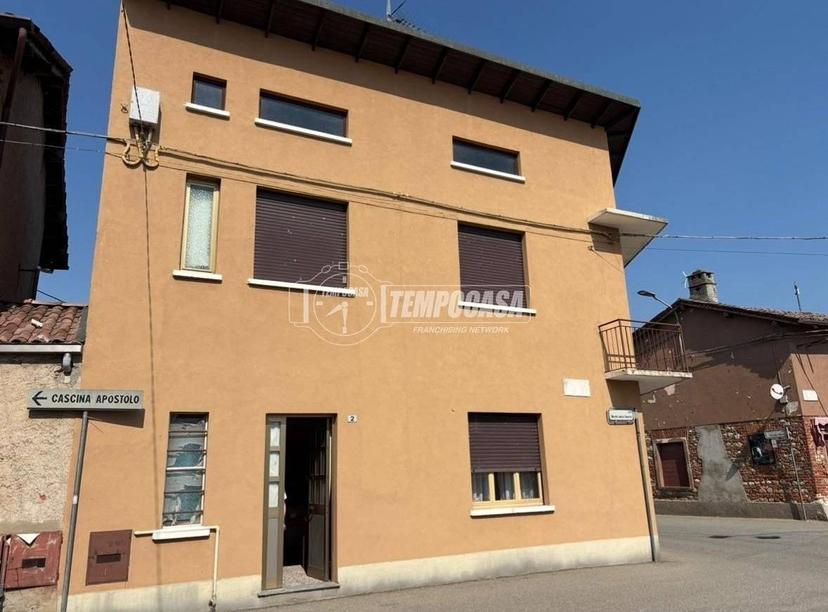 Bilocale via Giuseppe Mazzini 2, Alzate, Momo — foto 2 di 4