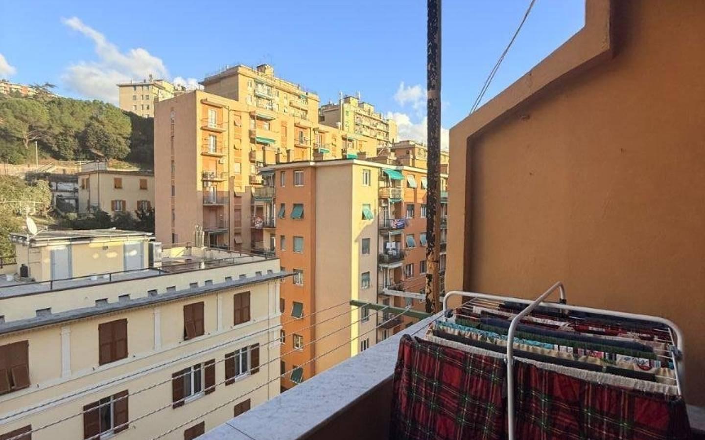Trilocale corso Alessandro De Stefanis 61, Marassi, Genova