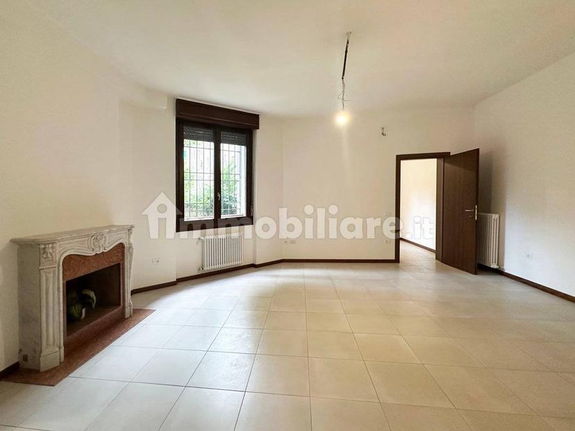 Trilocale ottimo stato, piano rialzato, San Paolo, Ferrara — foto 2 di 17