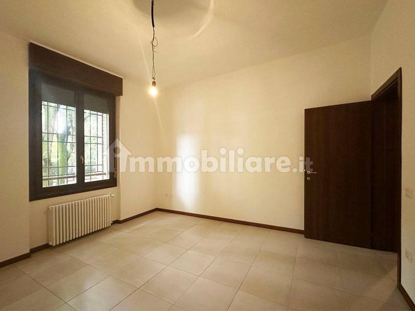 Trilocale ottimo stato, piano rialzato, San Paolo, Ferrara — foto 9 di 17