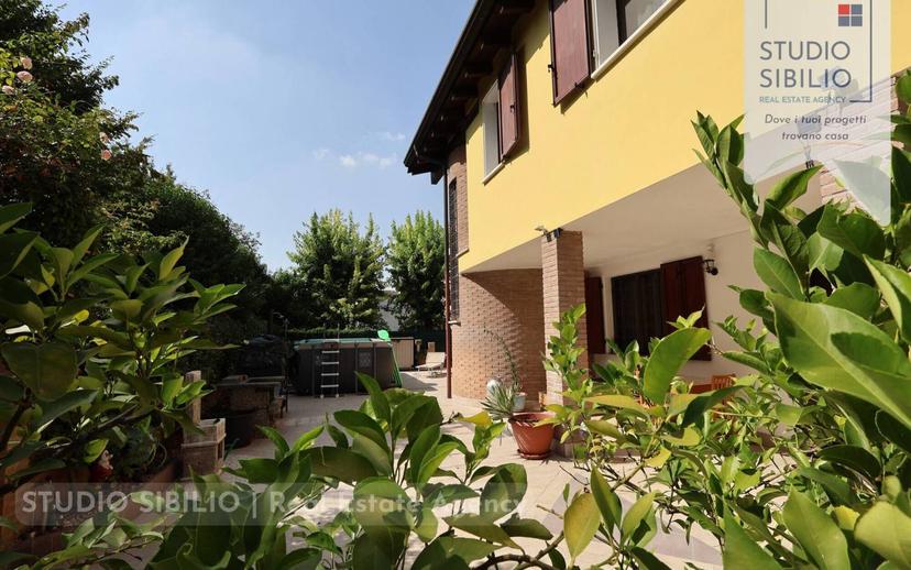 Villa bifamiliare, ottimo stato, 210 m², San Giorgio Bigarello — foto 38 di 60