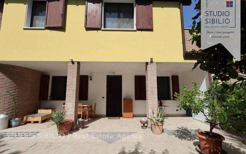 Villa bifamiliare, ottimo stato, 210 m², San Giorgio Bigarello — foto 35 di 60