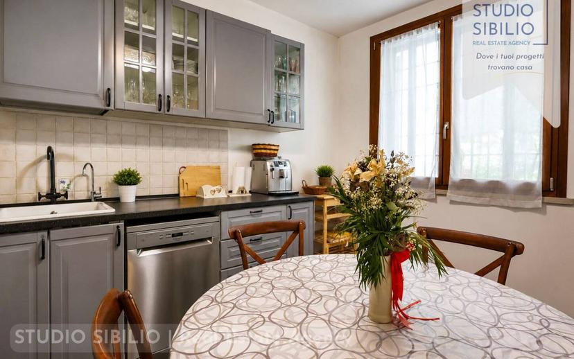 Villa bifamiliare, ottimo stato, 210 m², San Giorgio Bigarello — foto 37 di 60