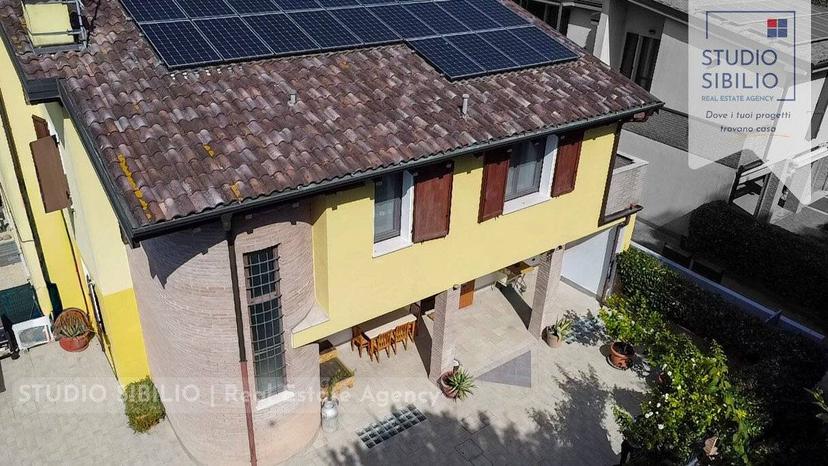 Villa bifamiliare, ottimo stato, 210 m², San Giorgio Bigarello — foto 23 di 60