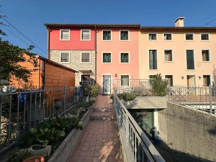 Terratetto plurifamiliare via Buonconsiglio 32, Montecchio Maggiore Alte Ceccato, Montecchio Maggiore — foto 5 di 32