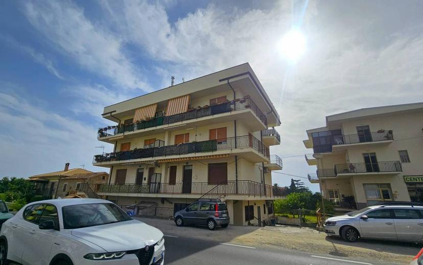 Trilocale viale Cassiodoro 9, Marina Di Davoli, Davoli — foto 4 di 10