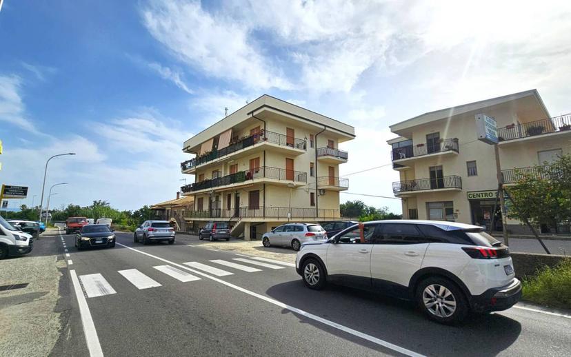 Trilocale viale Cassiodoro 9, Marina Di Davoli, Davoli — foto 6 di 10