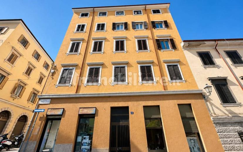 Bilocale piazza Edmondo Puecher 8, San Giacomo, Trieste — foto 12 di 22