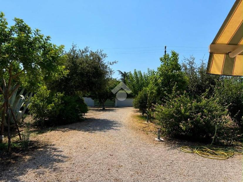 Villa unifamiliare via Vecchia Francavilla 8, Mesagne — foto 16 di 23