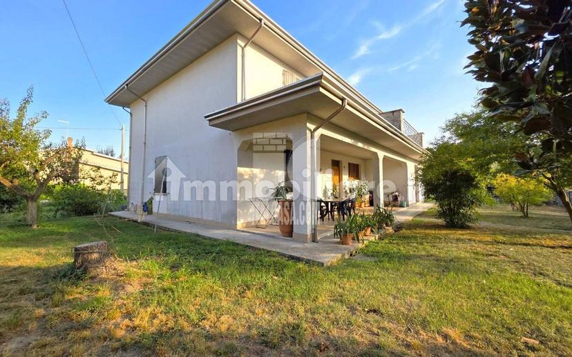 Villa unifamiliare via Ferri, Centro, San Benedetto Po — foto 5 di 32